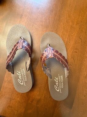 Brown Leather Scalloped Thong Sandals